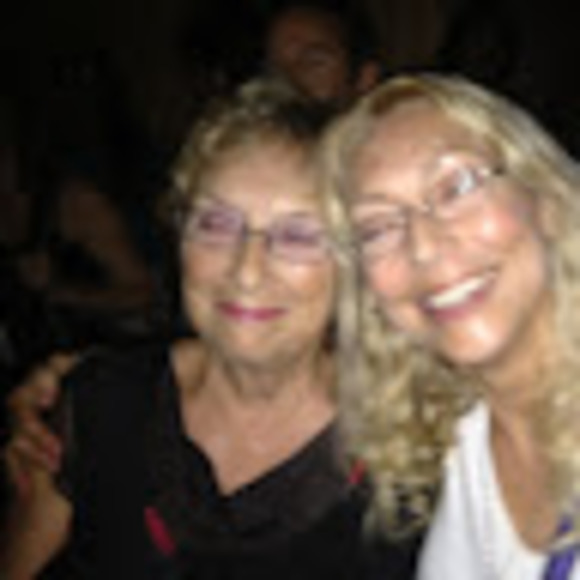 Meet your Posher, Lora - Picture 1 of 1